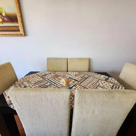 Ring Corner Flat W/ 24h Check In Apartmán Tirana