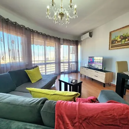 Ring Corner Flat W/ 24h Check In * Tirana