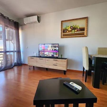 Ring Corner Flat W/ 24h Check In * Tirana