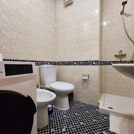 Ring Corner Flat W/ 24h Check In Apartmán Tirana