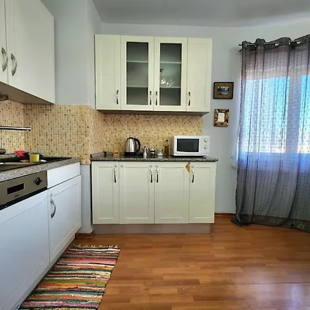 Апартаменты Ring Corner Flat W/ 24h Check In Тирана