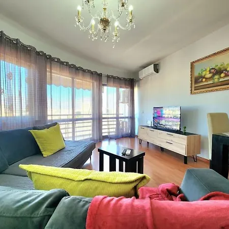 Ring Corner Flat W/ 24h Check In * Tirana