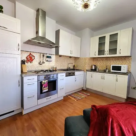 Ring Corner Flat W/ 24h Check In Tirana
